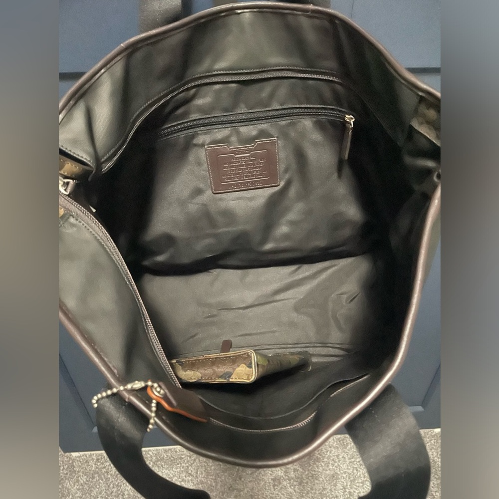 Coach duffle bag - Picture 3 of 3